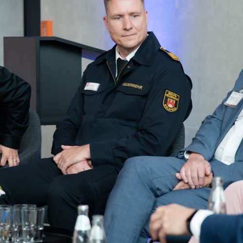 Bild NIZ Eröffnung Bielefelder Feuerwehr
