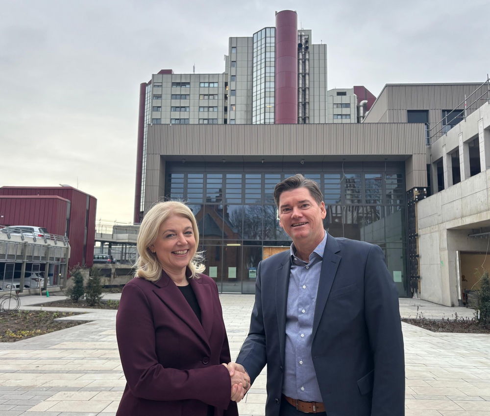 Prof. Dr. Annegret Kuhn, MBA, Medizinische Geschäftsführerin und Michael Ackermann, Kaufmännische Geschäftsführung