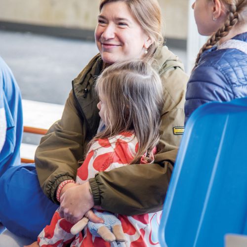 Bild NIZ Eröffnung Mutter mit Kind