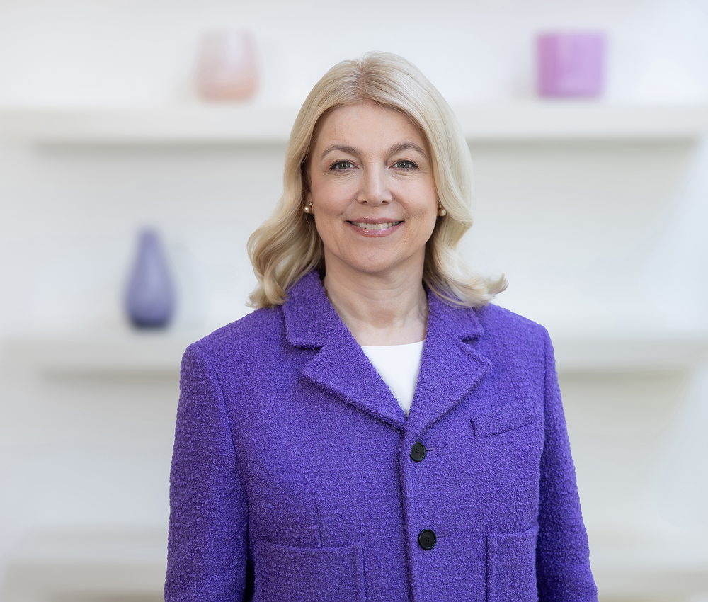 Neue Medizinische Geschäftsführerin am Klinikum Bielefeld: Prof. Dr. med. Annegret Kuhn, MBA (58), ist Ärztin, Wissenschaftlerin, Hochschullehrerin und Managerin im Gesundheitswesen. (Quelle: privat / Credit: Johannes Paus)