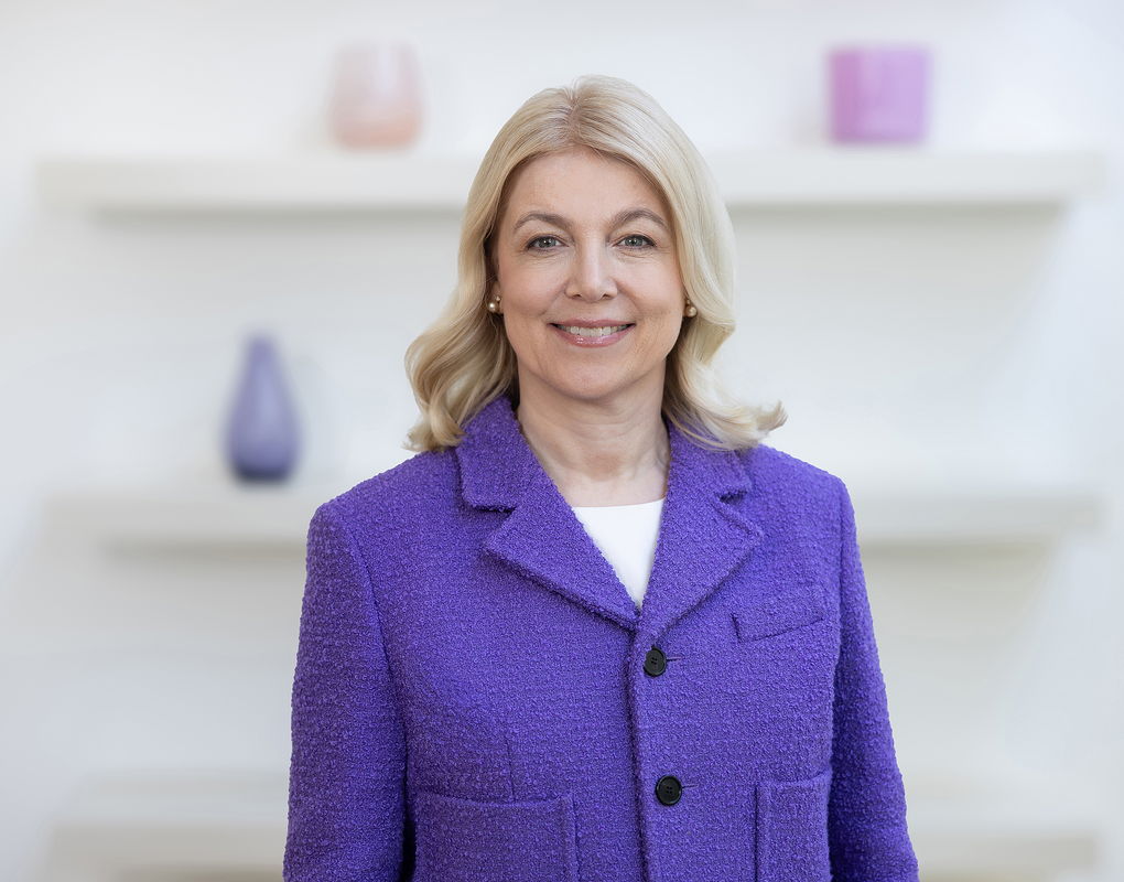 Neue Medizinische Geschäftsführerin am Klinikum Bielefeld: Prof. Dr. med. Annegret Kuhn, MBA (58), ist Ärztin, Wissenschaftlerin, Hochschullehrerin und Managerin im Gesundheitswesen. (Quelle: privat / Credit: Johannes Paus)