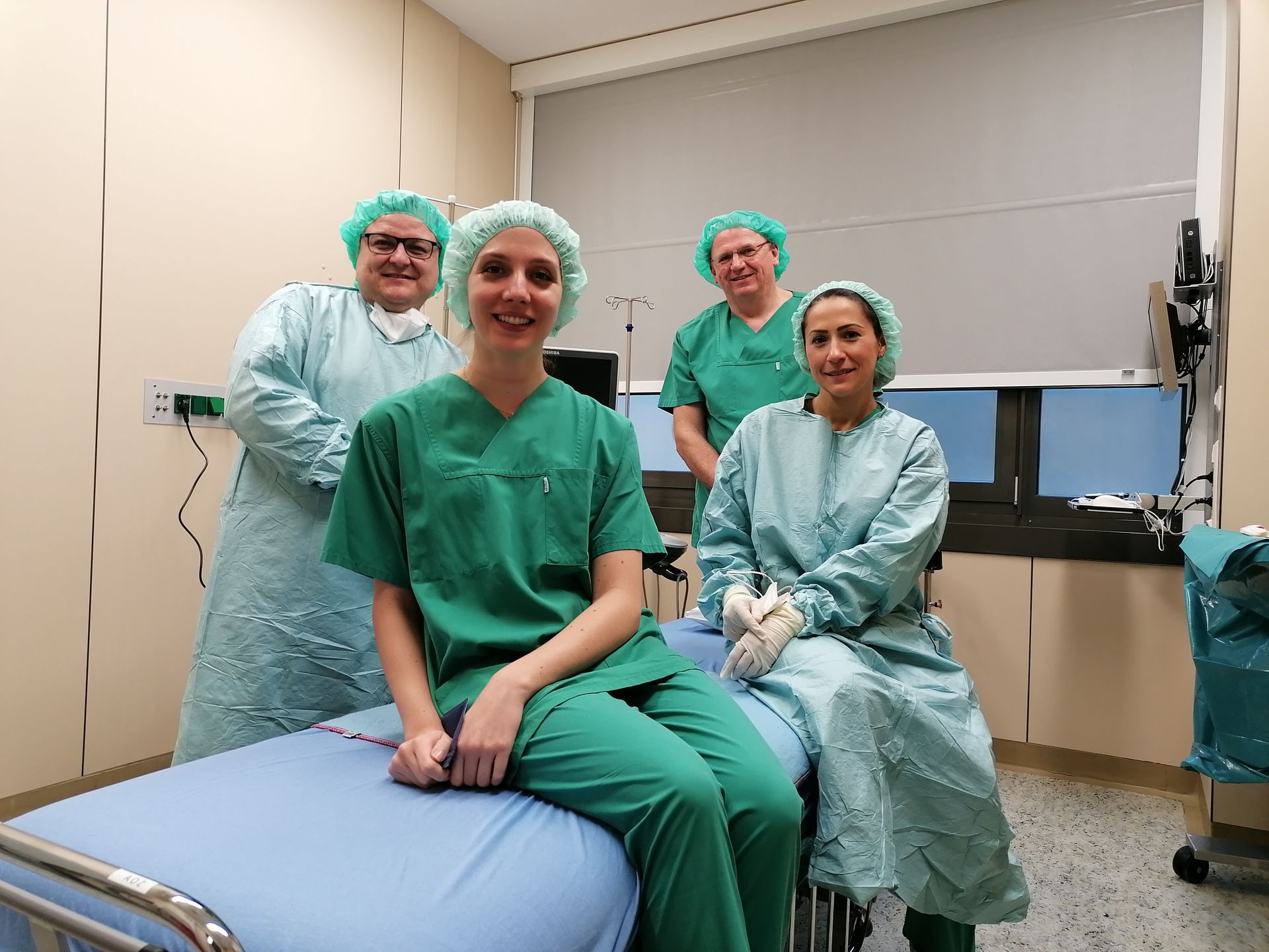 Das Team von links: OA A. Yasin, Frau A. Miariti von der Herstellerfirma der Sonden (heute für technische Unterstützung), Dr. H. Dobnig, Schwester Ebru Kimik-Dereli.