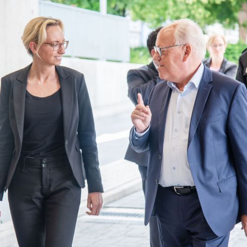 Bild NIZ Eröffnung Christiana Bauer und Pit Clausen