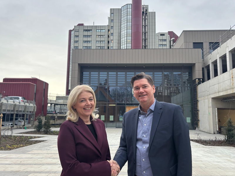 Prof. Dr. Annegret Kuhn, MBA, Medizinische Geschäftsführerin und Michael Ackermann, Kaufmännische Geschäftsführung