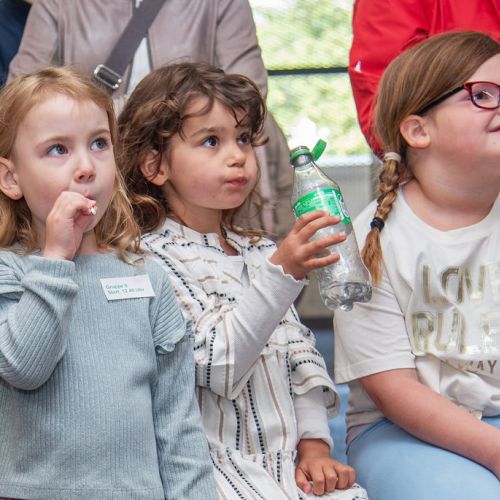 Bild NIZ Eröffnung Gruppe Kinder