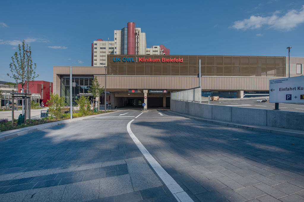 Notfall- und Intensivmedizinisches Zentrum_Kurzzeitparkhaus (Foto: Vanessa Battré)