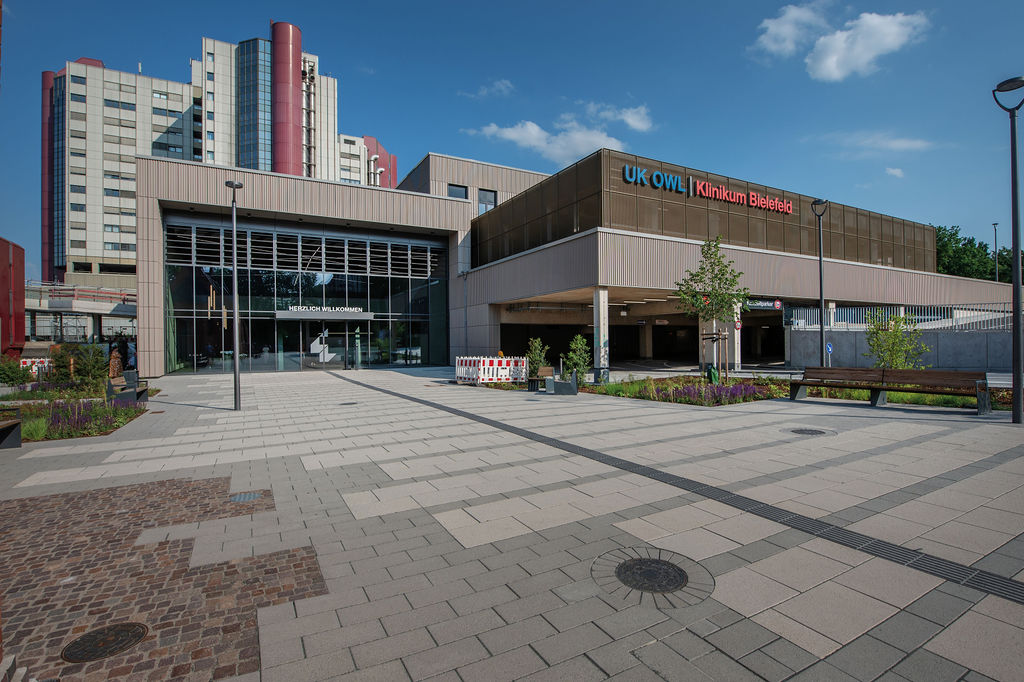 Notfall- und Intensivmedizinisches Zentrum_Haupthaus (Foto: Vanessa Battré)